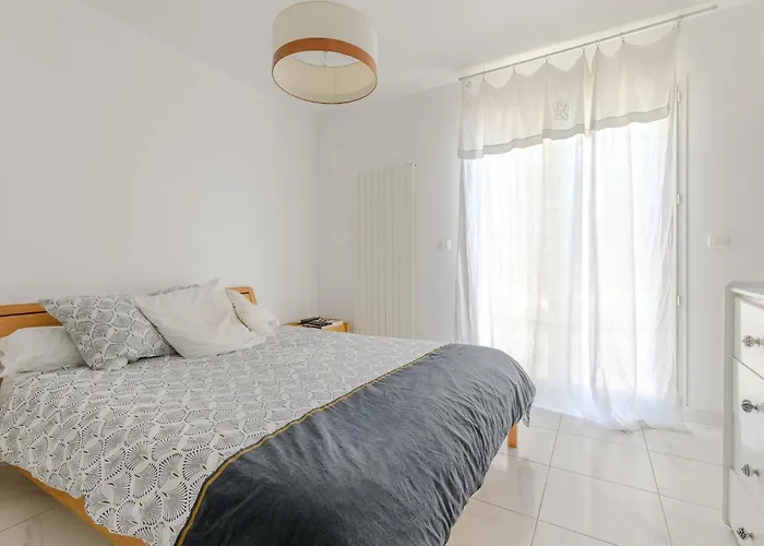 3 Bedroom Gorgeous In Ferienhaus