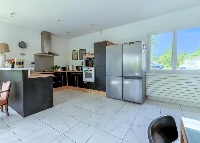 Ferienhaus 3 Bedroom Gorgeous In Garrigues (Herault)